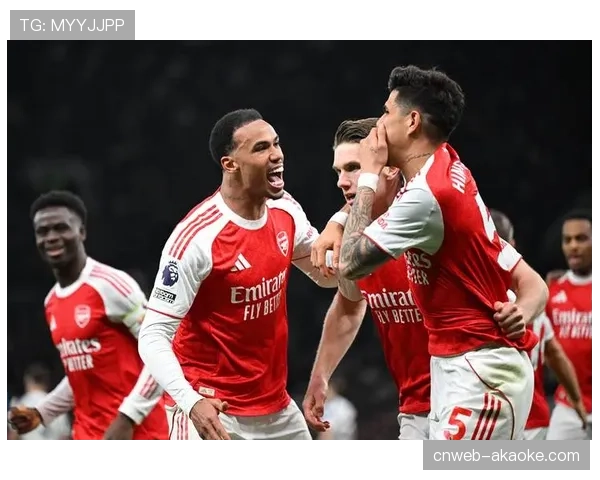 阿森纳4-1大胜热刺，哲凯赖什双响枪手止颓势